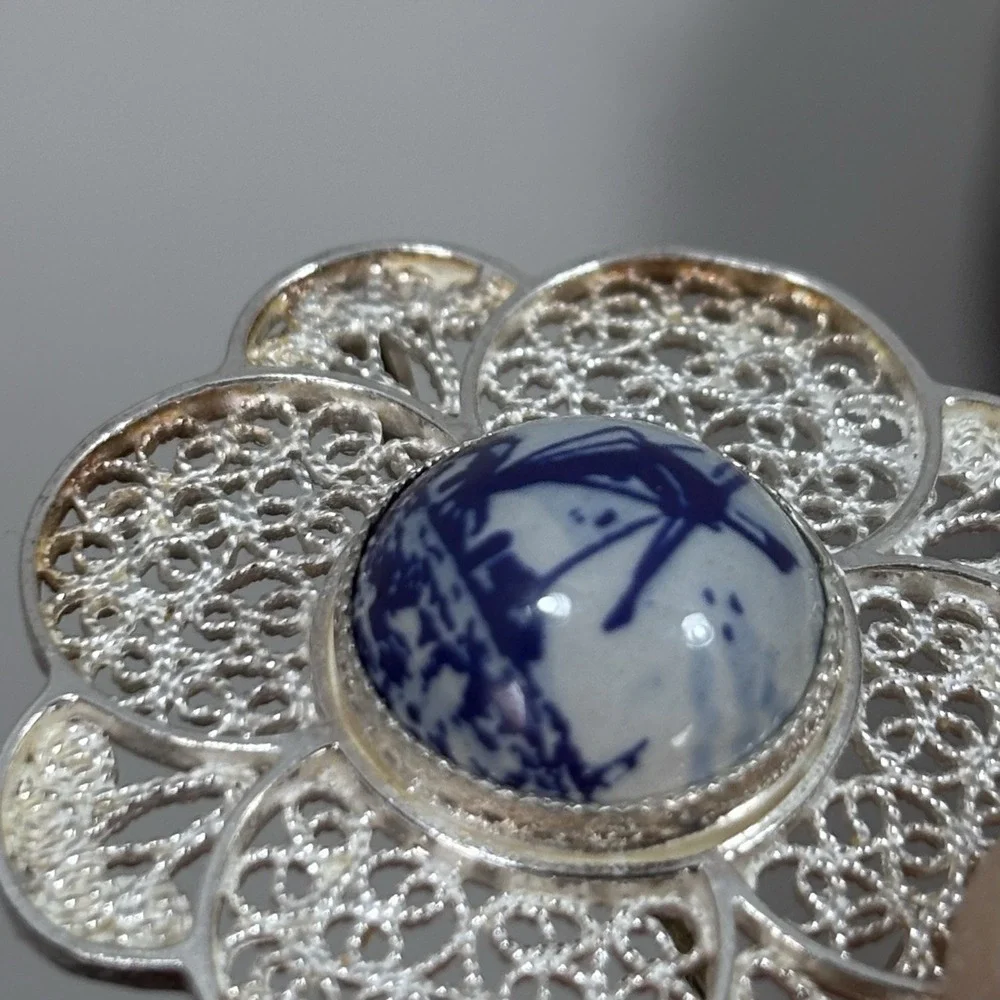 Vintage Sterling Delft Holland‎ Filigree Style Pin Holland Porcelain Center